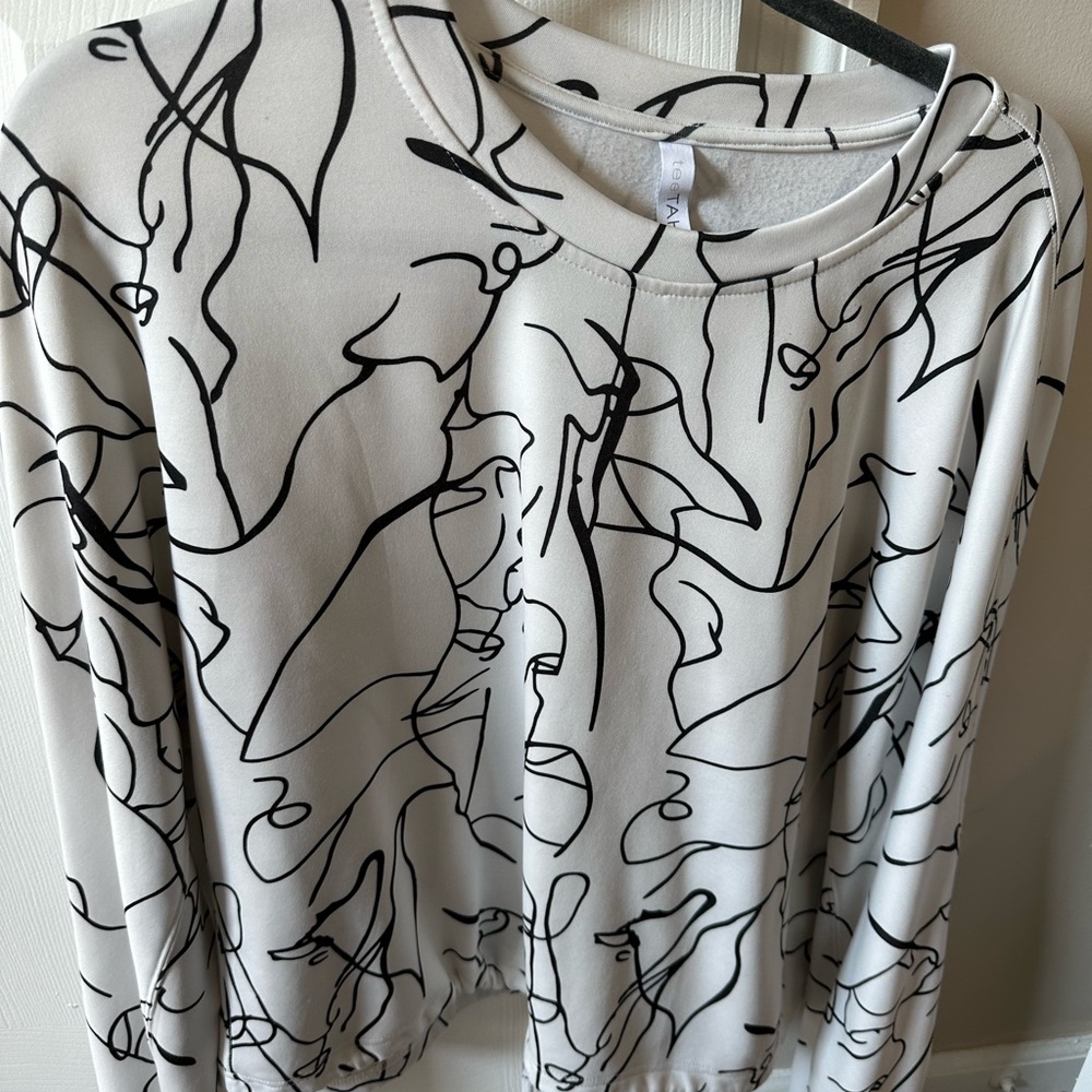 Dresses size L shorts size 12 - Picture 6 of 16